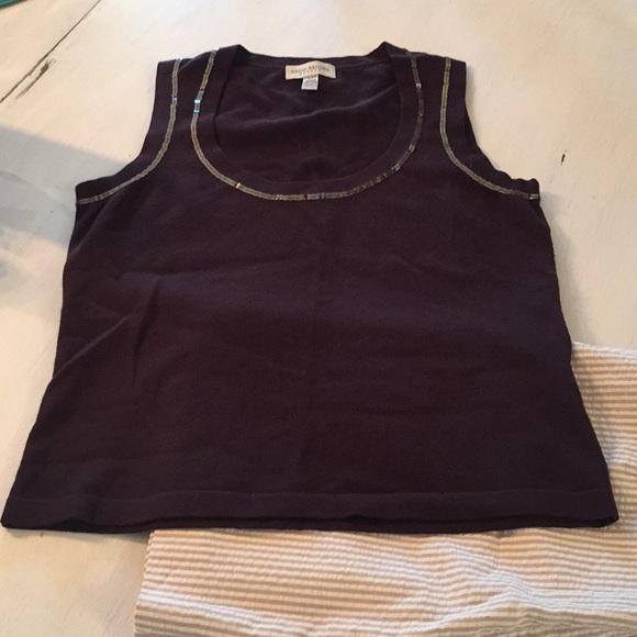 Nice brown with tiny sequins around the neck top - Picture 3 of 5